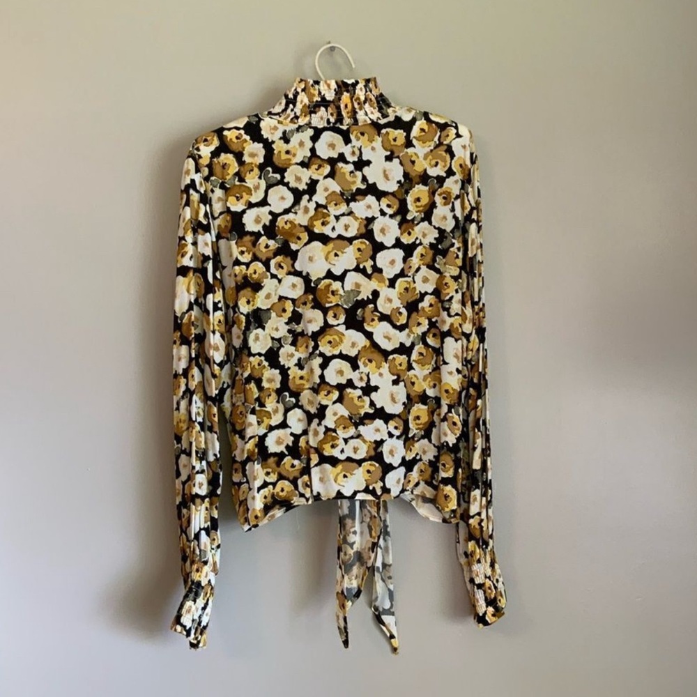 Karen Kane Medium Black & Gold Women’s Button Down blouse - Picture 3 of 5